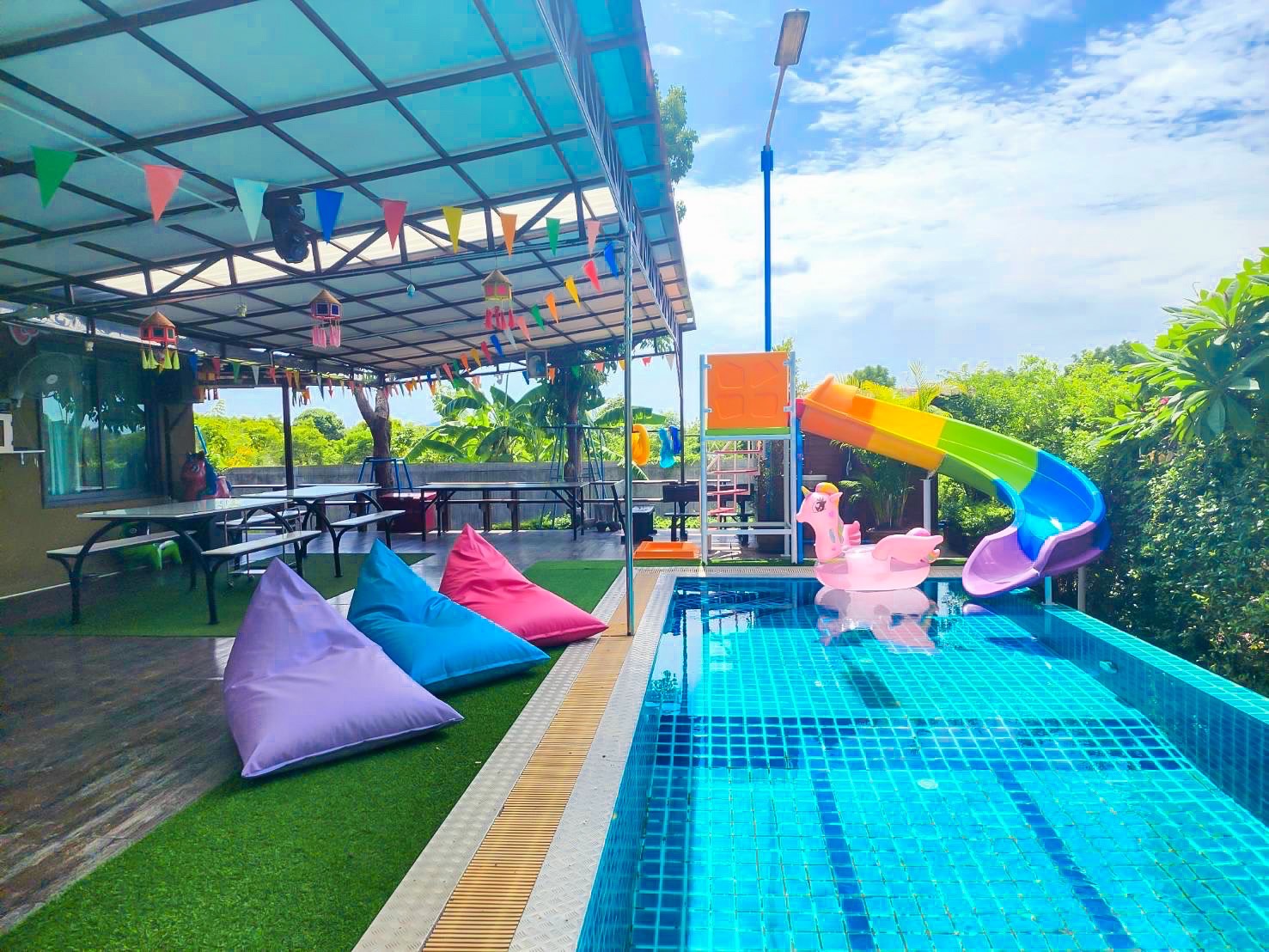 บ้านพักสวนผึ้ง,ที่พักสวนผึ้ง,พูลวิลล่าสวนผึ้ง