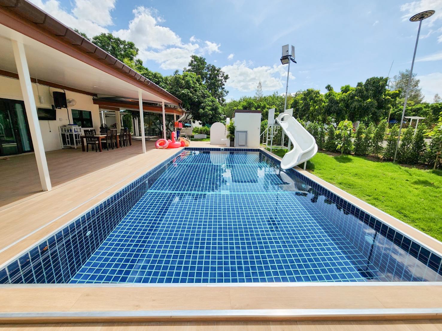 บ้านพักสวนผึ้ง,ที่พักสวนผึ้ง,พูลวิลล่าสวนผึ้ง